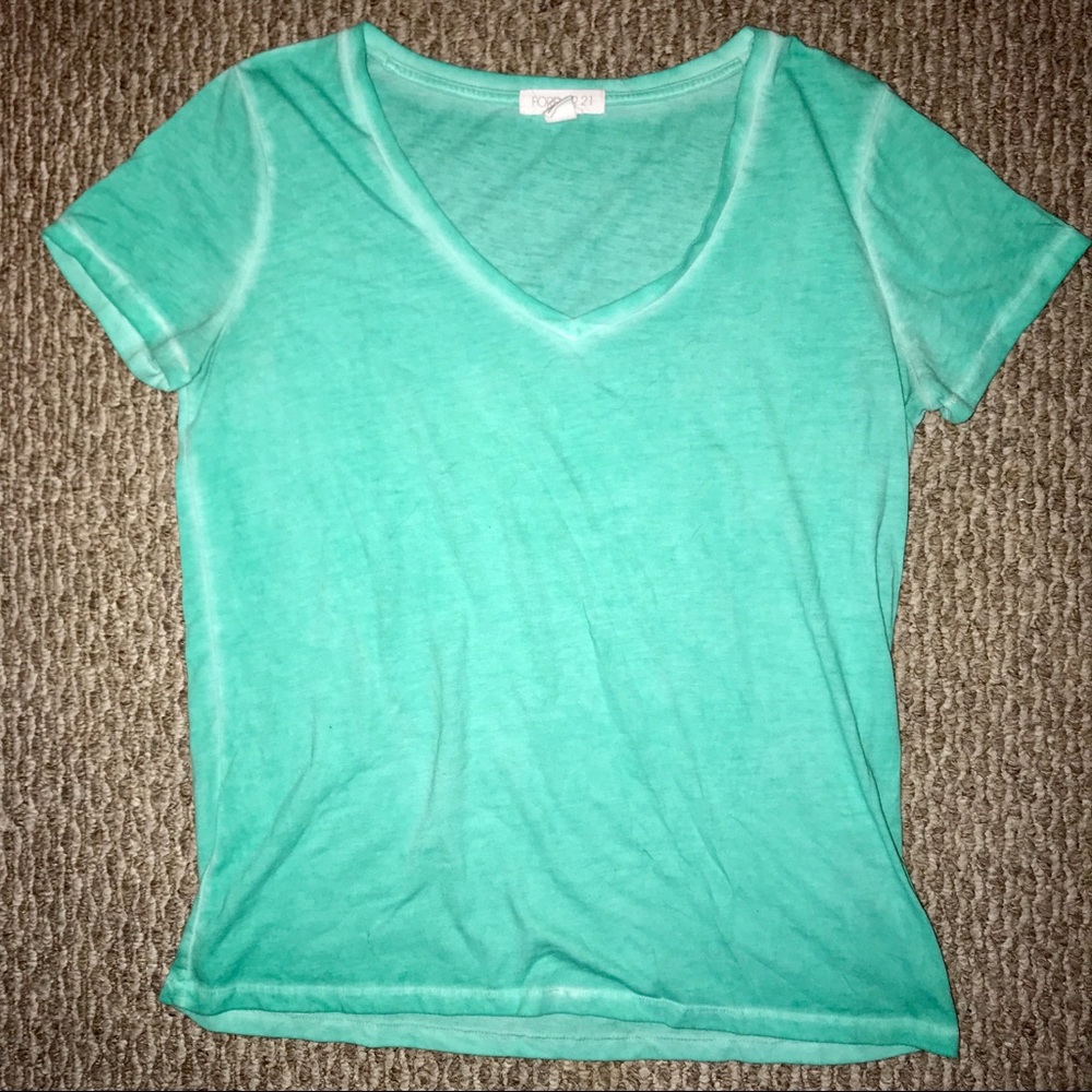 FOREVER 21 V-Neck Tee